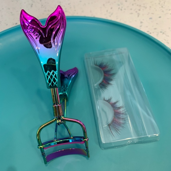 NEVER USED Special Edition Tarte Mermaid-themed Eyelash Curler & False Lashes - Picture 6 of 9